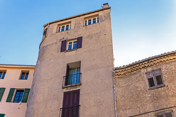 France, Antibes, 12 de outubro de 2013. Uma vista urbana típica — Fotografia de Stock