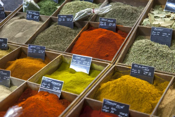 A variety of spices on the counter of the southern market — Stock Photo, Image