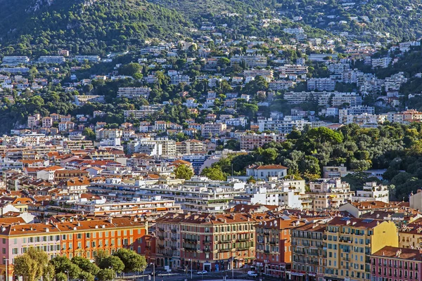 Frankrijk, cote d'azur, in oktober 2013. uitzicht op de stad en de haven van het kasteel heuvel — Stockfoto