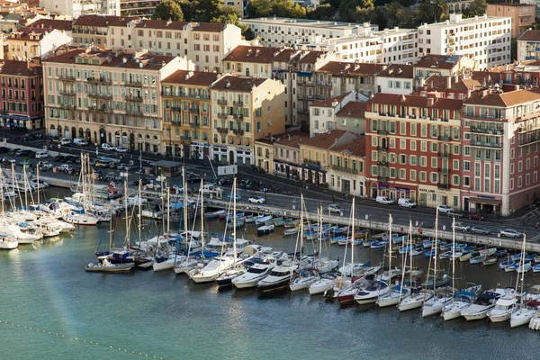 France , Cote d'Azur , in October 2013 . View of the city and port of the hill Chateau — Stock Photo, Image
