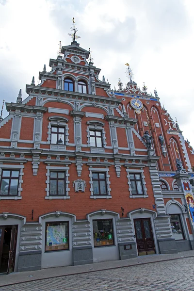 Riga, Lettland. köpmän Svartbrödrahuset, den vackraste hus i staden — Stockfoto