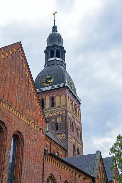 Riga, Letónia. Detalhes arquitetônicos de Duomo — Fotografia de Stock