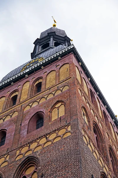 Riga, Lettland. arkitektoniska detaljer från duomo — Stockfoto