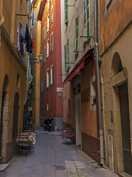 Francia, Niza. Las estrechas calles del casco antiguo de la ciudad —  Fotos de Stock