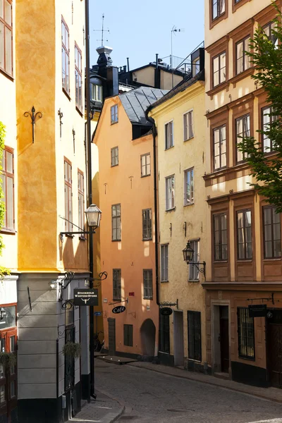 Stoccolma. Le stradine del centro storico sull'isola di Gamla Stan — Foto Stock
