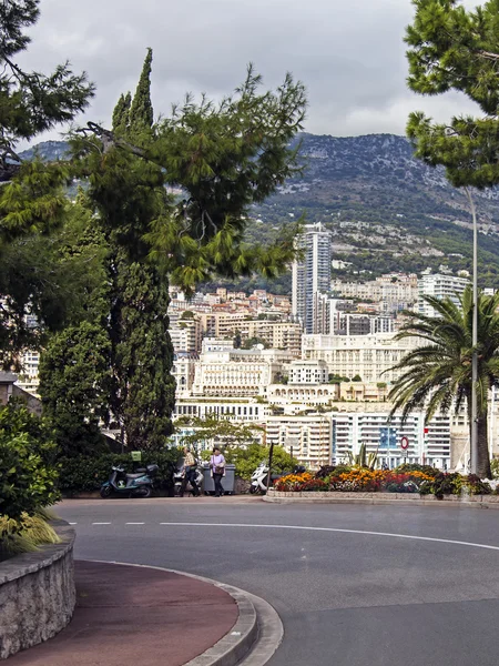 Het Vorstendom monaco. uitzicht op de haven, jachten en residentiële gebieden met een hoog punt — Stockfoto