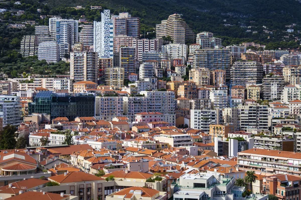 Het Vorstendom monaco. uitzicht op de haven, jachten en residentiële gebieden met een hoog punt — Stockfoto