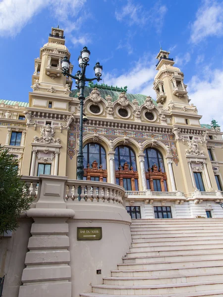 El Principado de Mónaco. Casino Monte Carlo y un jardín público —  Fotos de Stock