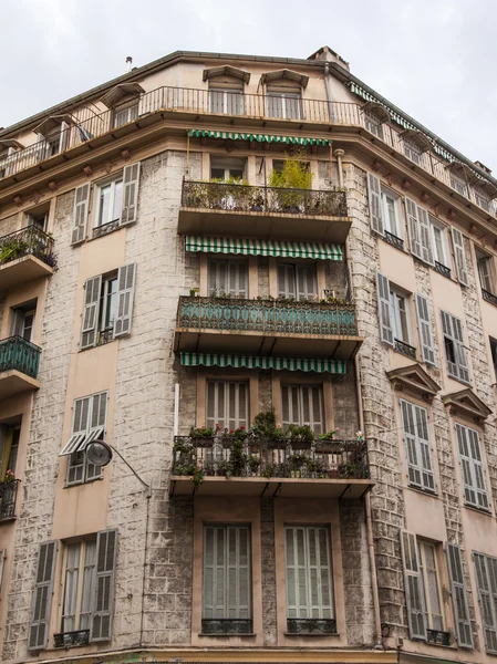 France , Nice. Typical architectural details of urban facades — Stock Photo, Image