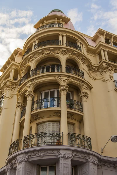 France , Nice. Typical architectural details of the facades of historic buildings (XIX-XX century) — Stock Photo, Image