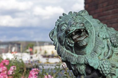 Stockholm, İsveç. Belediye Binası süslüyordu heykel