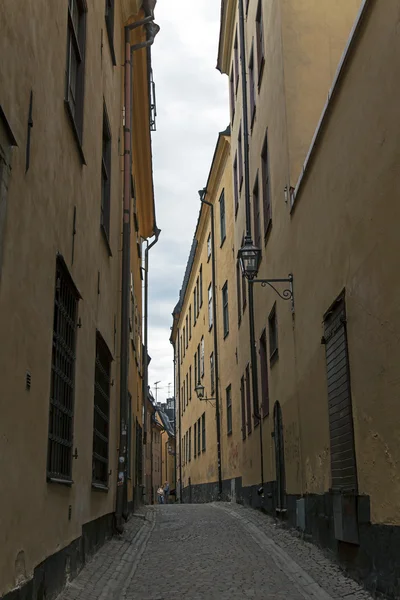 Stockholm, Szwecja. typowy ulica starego miasta na wyspie gamla stan — Zdjęcie stockowe