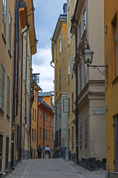 Стокгольм, Швеция Типичная улица старого города на острове Гамла Стэн — стоковое фото