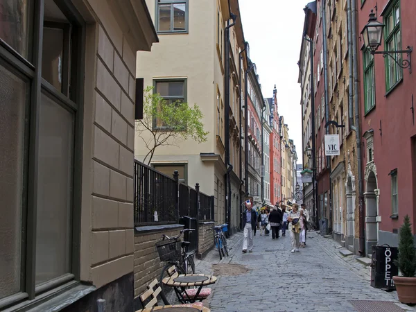 Stockholm, İsveç. gamla adada eski şehirde turist stan — Stok fotoğraf