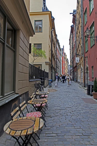 ストックホルム、スウェーデン。ガムラ島の旧市街で観光客スタン — ストック写真