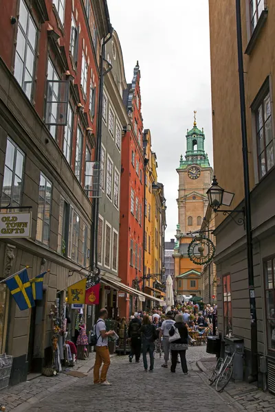 Stockholm, Szwecja. turystów w starego miasta na wyspie gamla stan — Zdjęcie stockowe