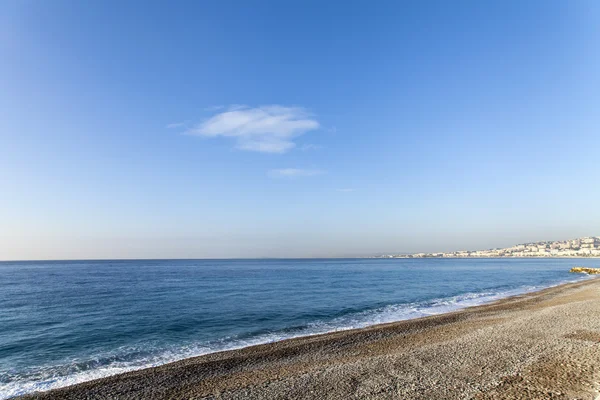 Medelhavet, franska rivieran. Surf linje på solig dag — Stockfoto