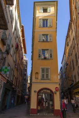 cote d'azur, Fransa. Güzel eski şehrin dar sokakta