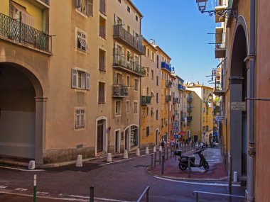 cote d'azur, Fransa. Güzel eski şehrin dar sokakta