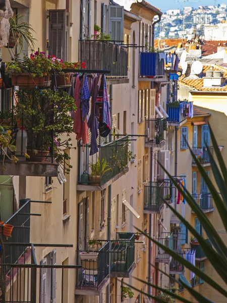 Francie, Azurové pobřeží. pěkné, úzké uličce starého města — Stock fotografie