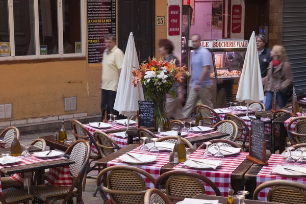 France , Cote d'Azur . Nice, October 16, 2013. Summer outdoor cafes in the old town — Stock Photo, Image