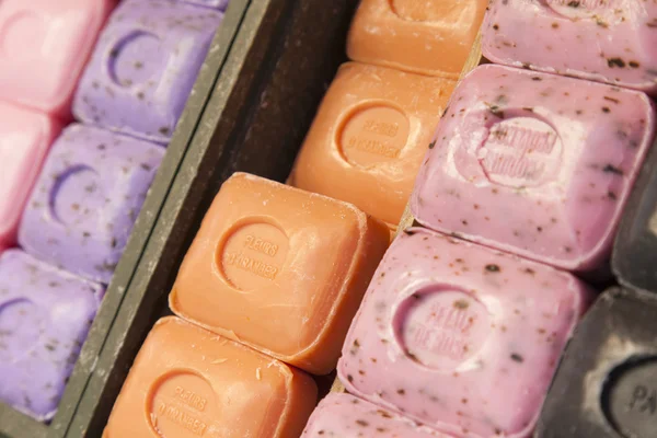 France, Provence, October 17, 2013. Natural soap on the counter of the city market on the French Riviera. — Stock Photo, Image