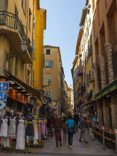 France, Côte d'Azur. Belle rue étroite de la vieille ville — Photo