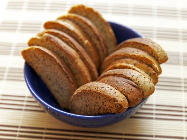 Weizencracker mit Mohn — Stockfoto