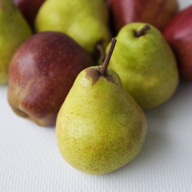 armut ve elma bir tablo