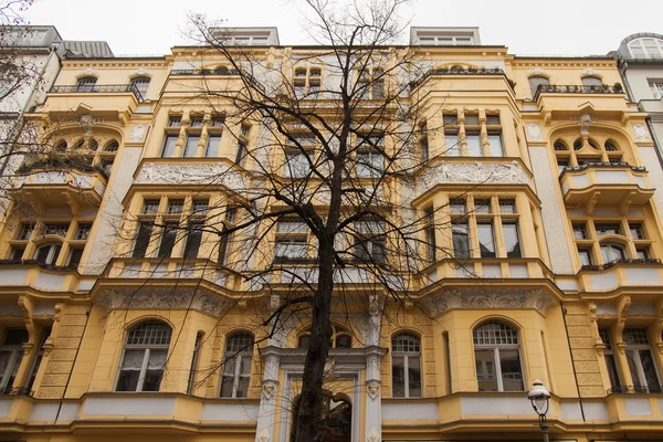 Германия, Берлин. Архитектурные детали домов, построенных в западной части города в начале XX века — стоковое фото