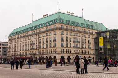 Almanya, berlin, 17 Şubat 2013. Hotel adlon, 1907 yılında paris alan, kentin tarihi yerleri birini açtı