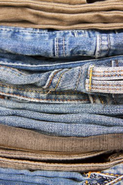 çeşitli tonları kot yığını