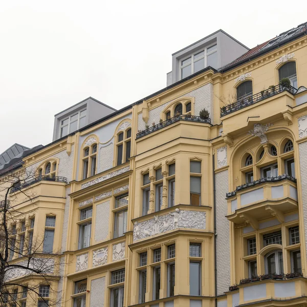 Duitsland, Berlijn. typisch stedelijke uitzicht op een bewolkte dag — Stockfoto