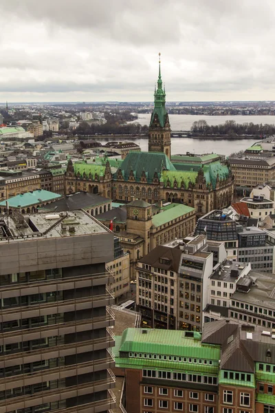 Hamburg, Niemcy, zm. 19 lutego 2013 roku. widok na miasto z 132-metrowa wieża kościoła św. — Zdjęcie stockowe