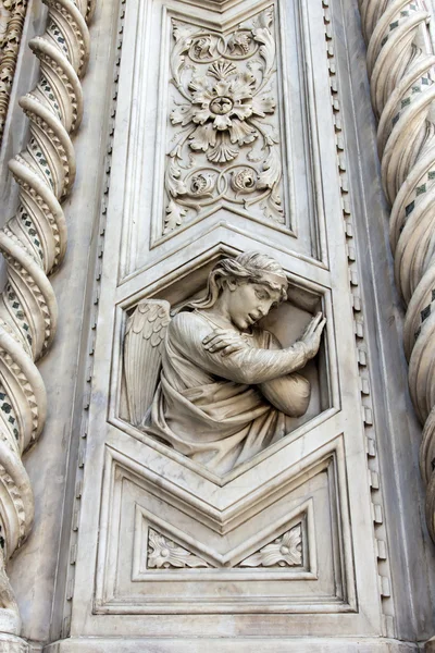 Florencja, Włochy. Katedra santa Maria del fiore, (santa maria del fiore, katedry we Florencji), detale architektoniczne — Zdjęcie stockowe