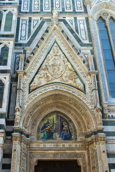 Florence, Italie, le 23 juin 2012. Cathédrale Santa Maria del Fiore, (Santa Maria del Fiore, Duomo de Florence), détails architecturaux — Photo