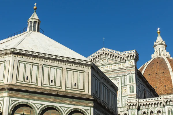 Флоренция, Италия, 23 июня 2012 года. Cathedral of Santa Maria del Fiore, (Santa Maria del Fiore, Duomo in Florence), architectural details — стоковое фото