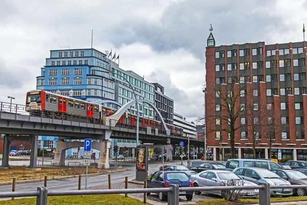 Hamburg, Germany, February 19, 2013. Типичный вид на город в облачный день — стоковое фото