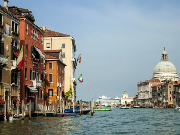 Veneza, Itália, 20 de junho de 2012. Vista do Grande Canal (Canal Grande ) — Fotografia de Stock