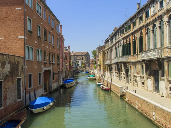Venice, Italy, June 21, 2012. Typical city street view channel — Stock Photo, Image