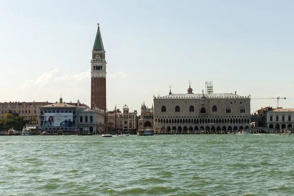 Italia, Venecia. Vista de la ciudad desde la laguna de Venecia — Foto de Stock