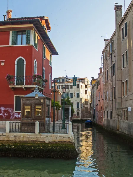 Italia, Venecia. Vista urbana típica — Foto de Stock