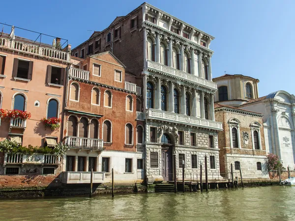 Itálie, Benátky. Pohled na Grand Canal v letním ránu . — Stock fotografie