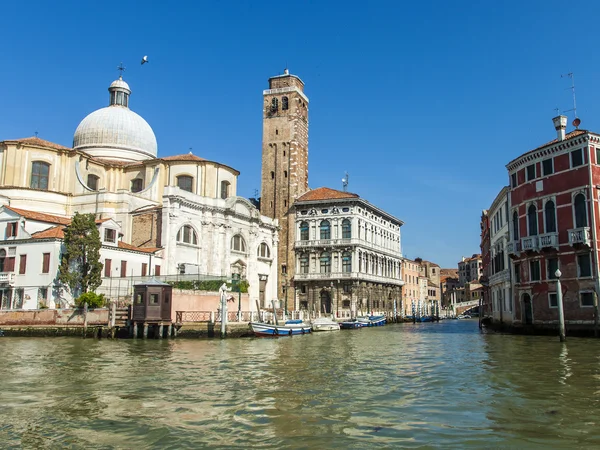 Italien, Venedig. Blick auf den Canal Grande am Sommermorgen . — Stockfoto