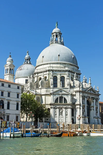 Italia, Venezia. Basilica di Nostra Signora per la guarigione (Basilica di Santa Maria della Salute). Vista dal Canal Grande (Canal Grande) ) — Foto Stock