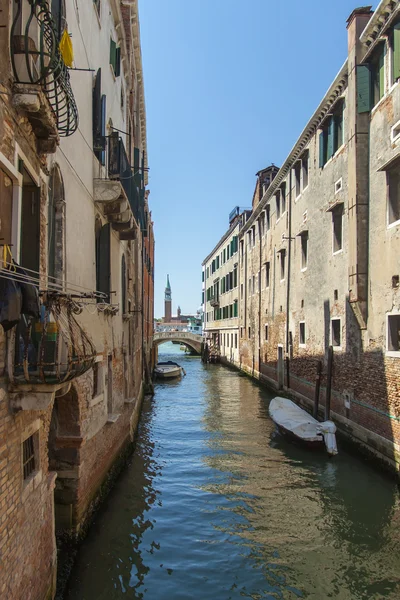 Venice, Italy . Architecture of ancient Venetian houses built on the canal — Stock Photo, Image