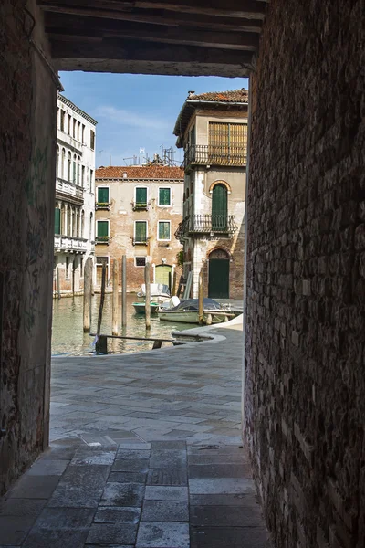 Venezia, Italia. Tipica vista urbana pomeriggio d'estate — Foto Stock