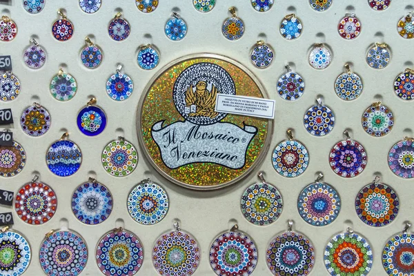 Venezia, Italia. Vetrina con souvenir autentici — Foto Stock