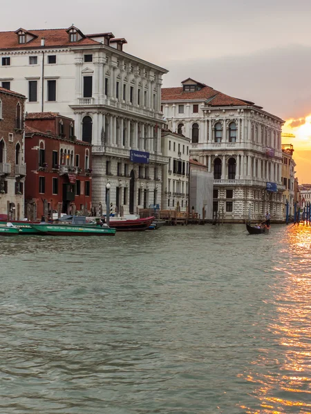 Włochy, Wenecja. Widok na Canal Grande wczesnym wieczorem . — Zdjęcie stockowe