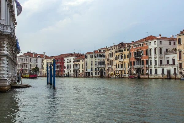 Itálie, Benátky. pohled na velký kanál v podvečer. canal Grande je hlavní tepnou v Benátkách — Stock fotografie